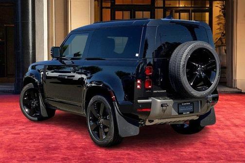 2025 Land Rover Defender P400 X-Dynamic SE