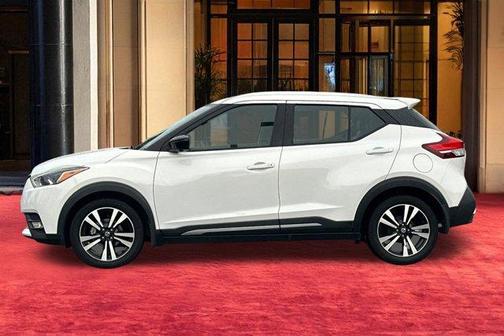 2020 Nissan Kicks SR