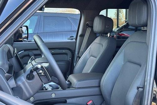 2026 Land Rover Defender 110 V8