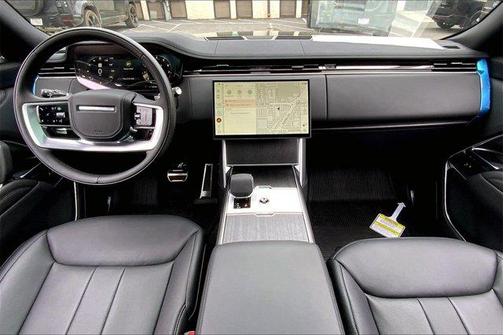 2025 Land Rover Range Rover P530 SE 7 Seat