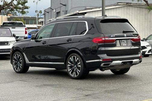 Black Sapphire Metallic 2019 BMW X7 xDrive50i