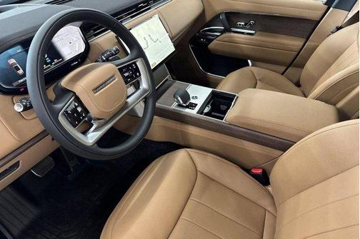 Fuji White 2026 Land Rover Range Rover P550e SE
