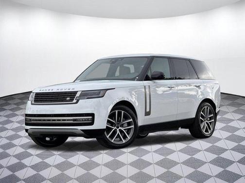 Fuji White 2026 Land Rover Range Rover P550e SE
