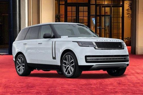 Fuji White 2026 Land Rover Range Rover P550e SE