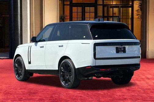 Fuji White 2026 Land Rover Range Rover P530 SE