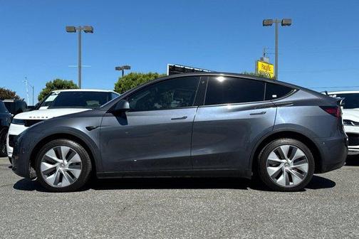 Midnight Silver Metallic 2023 Tesla Model Y Long Range