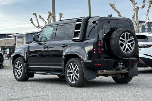 2024 Land Rover Defender P400 X-Dynamic SE