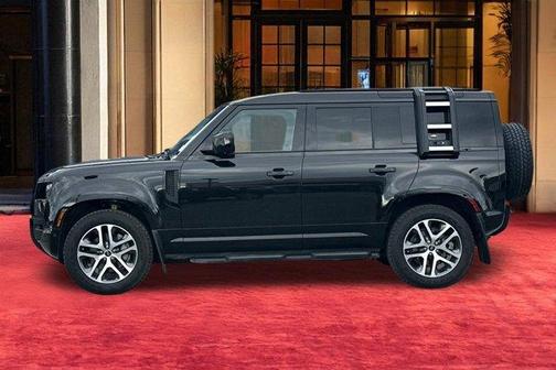 2024 Land Rover Defender P400 X-Dynamic SE