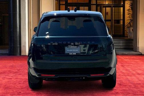 2025 Land Rover Range Rover P530 SE