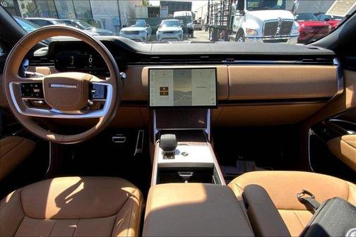 2025 Land Rover Range Rover P530 SE