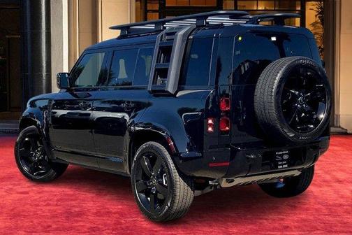 2025 Land Rover Defender P400 X-Dynamic SE