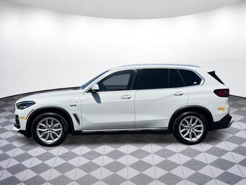 Alpine White 2022 BMW X5 PHEV xDrive45e