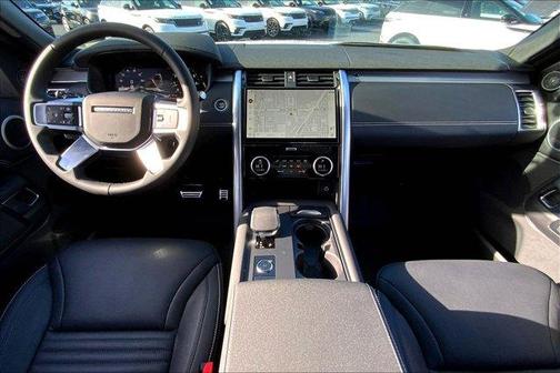 2025 Land Rover Discovery P300 Dynamic SE