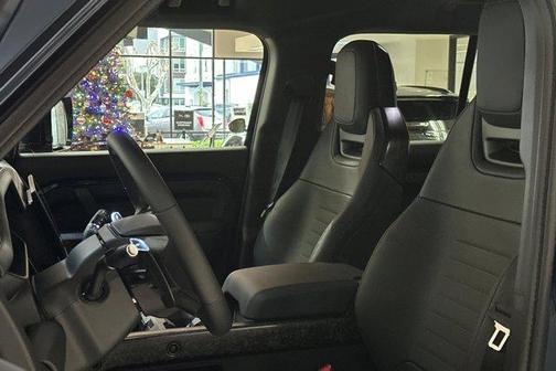 2026 Land Rover Defender OCTA