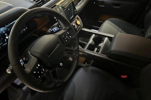 2026 Land Rover Defender OCTA