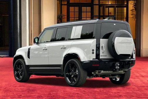 Borasco Grey 2026 Land Rover Defender P400 X-Dynamic SE