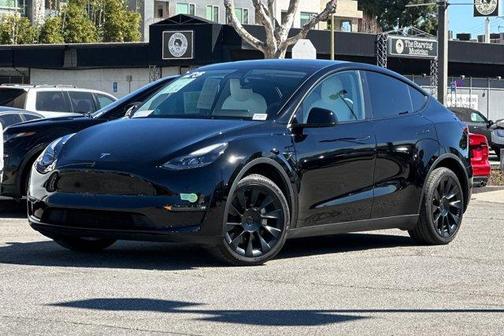 Black 2023 Tesla Model Y Long Range