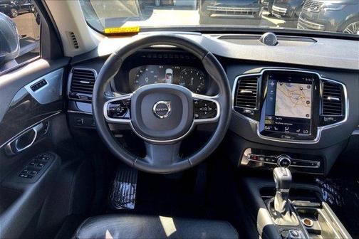 2018 Volvo XC90 T6 Momentum
