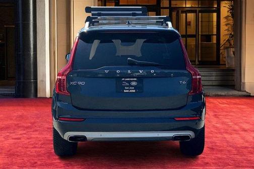 2018 Volvo XC90 T6 Momentum