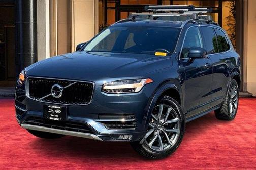2018 Volvo XC90 T6 Momentum