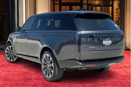 2025 Land Rover Range Rover P400 SE 7 Seat