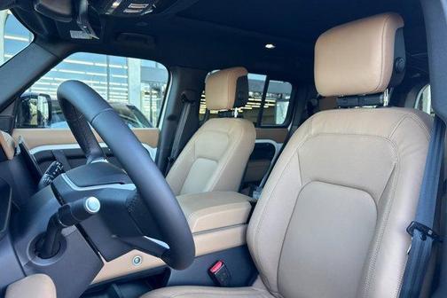 2026 Land Rover Defender 130 X-Dynamic SE