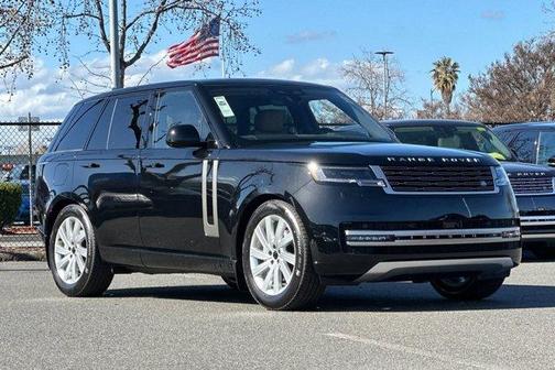 Santorini Black 2026 Land Rover Range Rover P400 SE