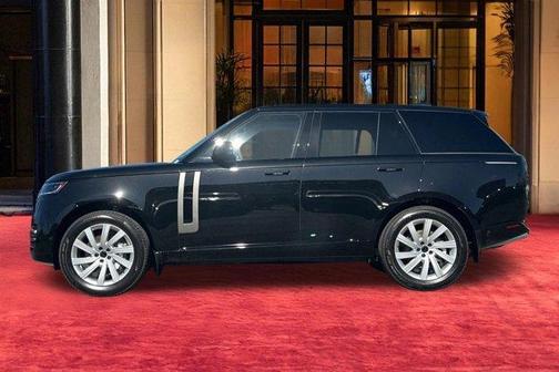 Santorini Black 2026 Land Rover Range Rover P400 SE