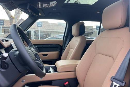 2026 Land Rover Defender 130 X-Dynamic SE