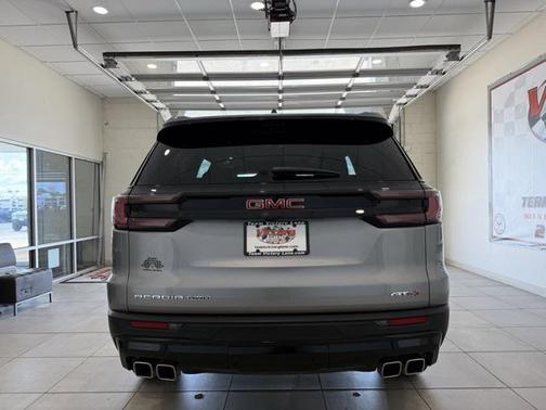 2024 GMC Acadia AWD AT4