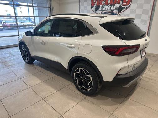 2026 Ford Escape Platinum