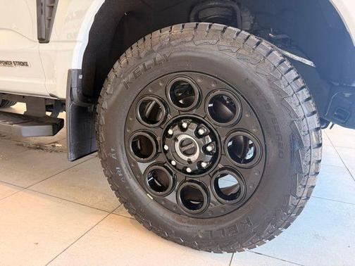Avalanche 2025 Ford F-350 Lariat