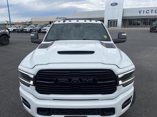 2024 RAM 2500 Laramie Crew Cab 4x4 6'4' Box