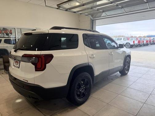 2021 GMC Acadia AWD AT4