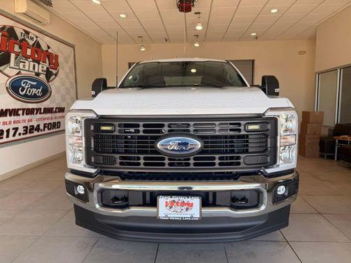 Oxford White 2026 Ford F-250 XL