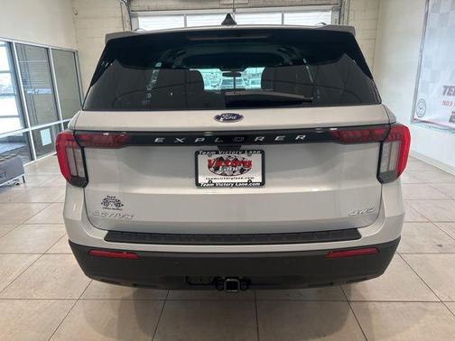 Space White Metallic 2026 Ford Explorer Active