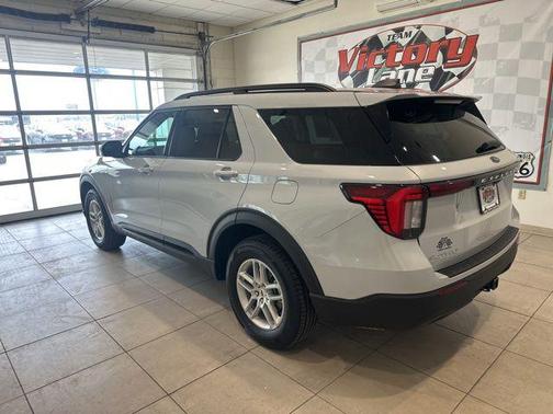 Space White Metallic 2026 Ford Explorer Active