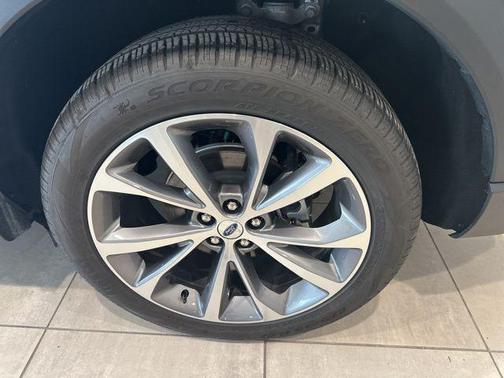 Silver Metallic 2025 Ford Explorer Platinum