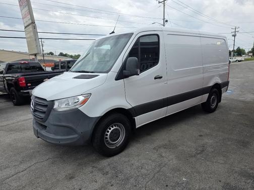 White 2022 Mercedes-Benz Sprinter 1500 Standard Roof I4