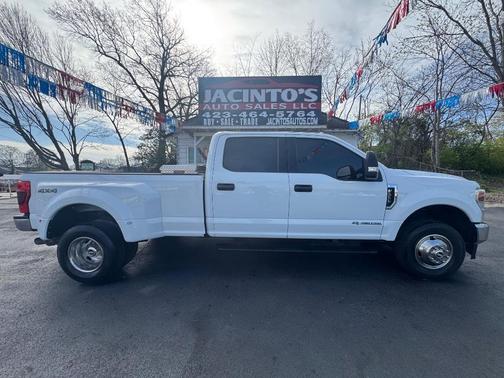 Oxford White 2022 Ford F-350 XLT