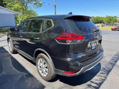 Magnetic Black Pearl 2020 Nissan Rogue S