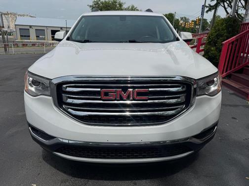 White 2018 GMC Acadia SLE-2