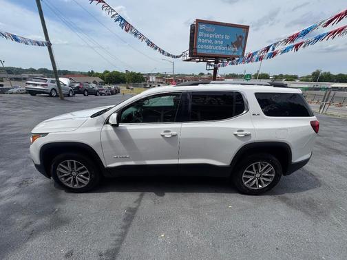 White 2018 GMC Acadia SLE-2