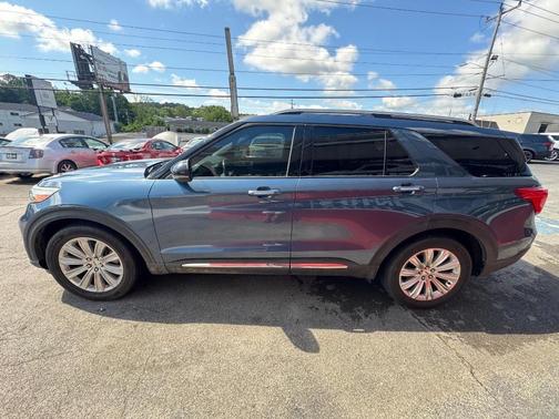 Blue Metallic 2020 Ford Explorer Limited