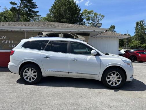 White 2017 Buick Enclave Premium