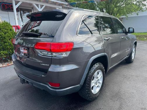 Brilliant Black Crystal Pearlcoat 2014 Jeep Grand Cherokee Laredo