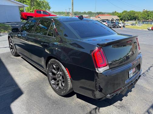Gloss Black 2019 Chrysler 300 Touring