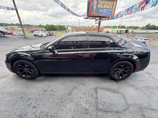 Gloss Black 2019 Chrysler 300 Touring