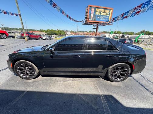 Gloss Black 2019 Chrysler 300 Touring