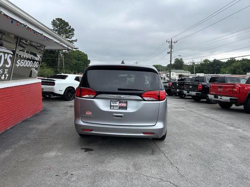 Billet Silver Metallic Clearcoat 2021 Chrysler Voyager LX